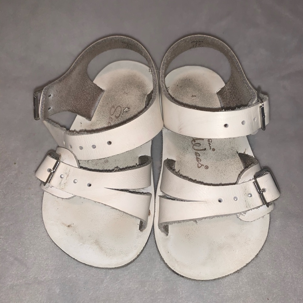 Sunsans sea wee size 4